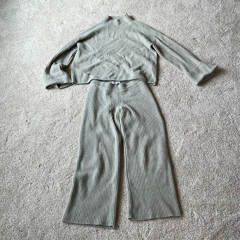 Weekend Stories Will Set, Size Small - image 1